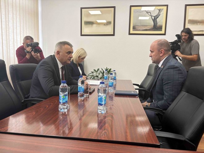 Минић са руководством општине Брод