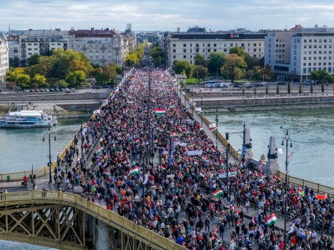 Нећемо да гинемо за Украјину - у Будимпешти велики марш мира; Орбан упутио снажну поруку (ФОТО/ВИДЕО)