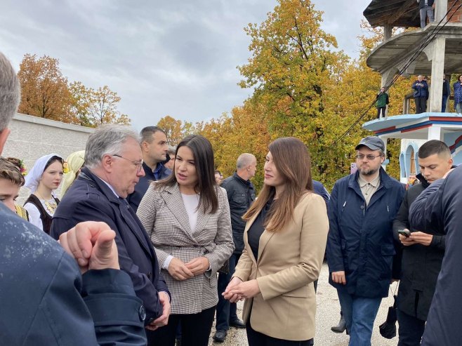 Код Добоја манифестација посвећена српско-руском пријатељству; Калабухов дочекан аплаузом (ФОТО/ВИДЕО)
