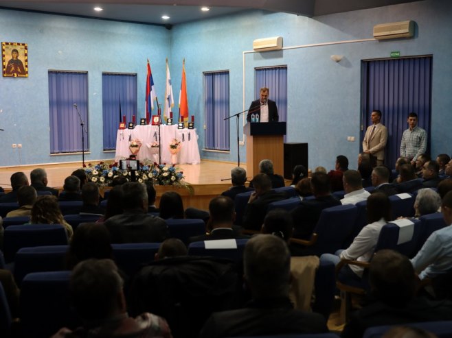 Свечана сједница поводом крсне славе, Угљевик Свечана сједница поводом крсне славе, Угљевик - Фото: Уступљена фотографија