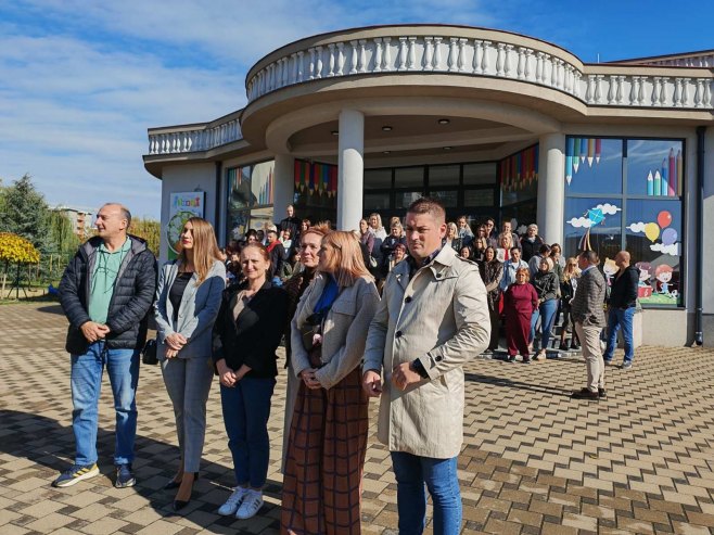 Најављен штрајк радника вртића "Чика Јова Змај" у Бијељини због дуговања Градске управе за плате и накнаде Најављен штрајк радника вртића "Чика Јова Змај" у Бијељини због дуговања Градске управе за плате и накнаде