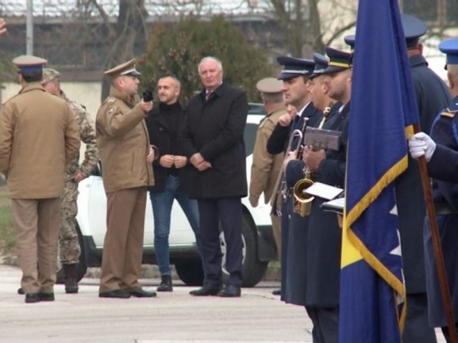 Нови скандал у режији Хелеза и Бећировића: Штабни официр без дипломе Нови скандал у режији Хелеза и Бећировића: Штабни официр без дипломе