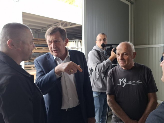 Митровић посјетио дрвопрерађивачку индустрију Масив Стил у Лакташима