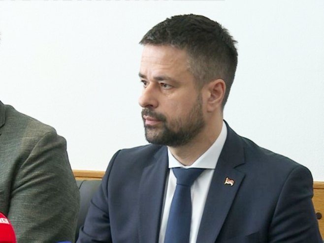 Амиџић: Што нам не би опозиција у Представничком дому бирала мис БиХ