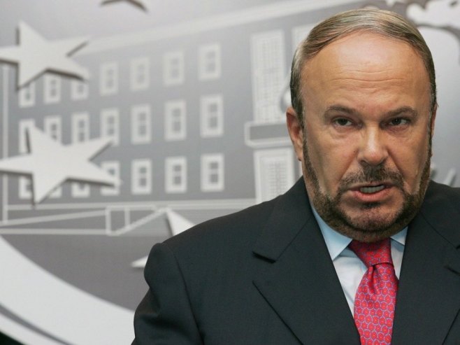 Бивши премијер Албаније Фатос Нано преминуо у 73. години Бивши премијер Албаније Фатос Нано преминуо у 73. години