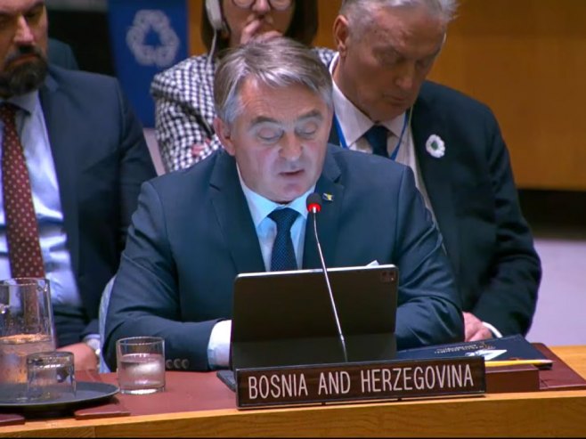 Комшић се одриче Шмита: Предлаже именовање новог "високог представника" Комшић се одриче Шмита: Предлаже именовање новог "високог представника"