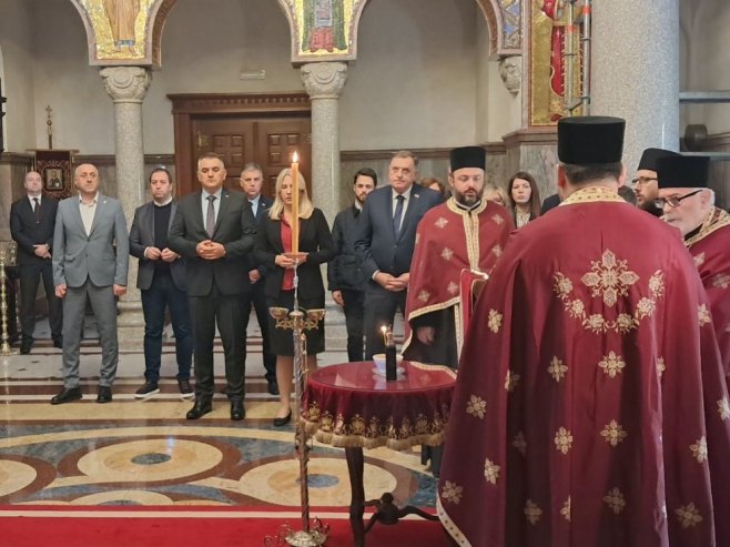 Званичници Српске у Храму Христа Спаситеља на годишњем помену жртвама из Новог Сада