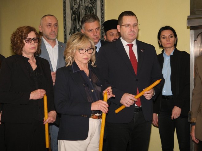 Ковачевић: У Храму Христа Спаситеља запалили смо свијеће за 16 невино страдалих жртава