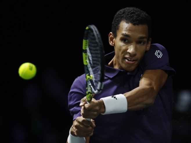 Феликс први до финала у Паризу – чека Синера или Зверева