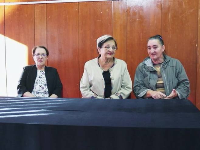 Удружење "Дервента" и "Бијели анђео" - помоћ Аријани Ђекић - Фото: РТРС