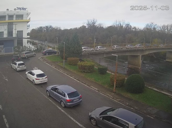 Појачана фреквенција возила на три прелаза са Хрватском