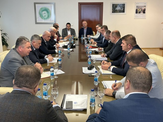 У Бањалуци састанак Ђокића са представницима Електропривреде Српске и РиТЕ Угљевик