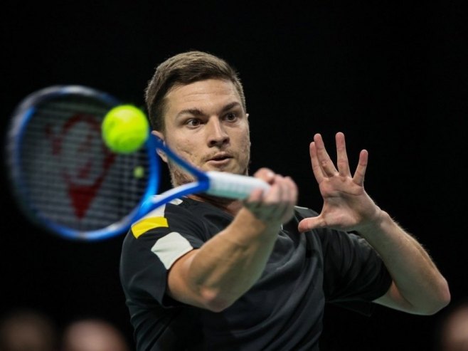 Кецмановић се пласирао у друго коло АТП турнира у Атини