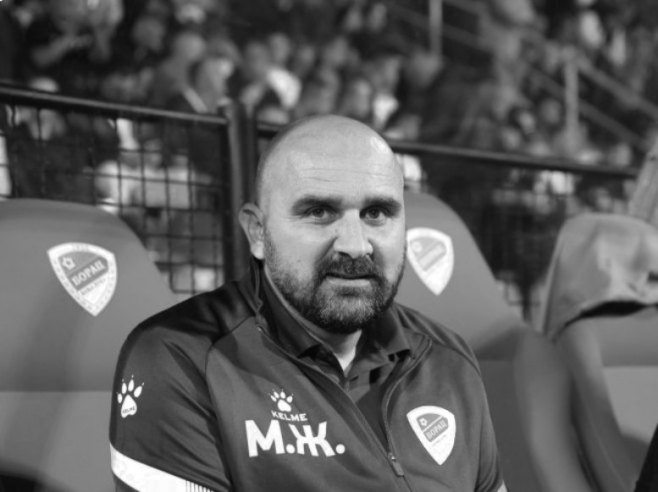 На Градском стадиону књига жалости поводом смрти Младена Жижовића