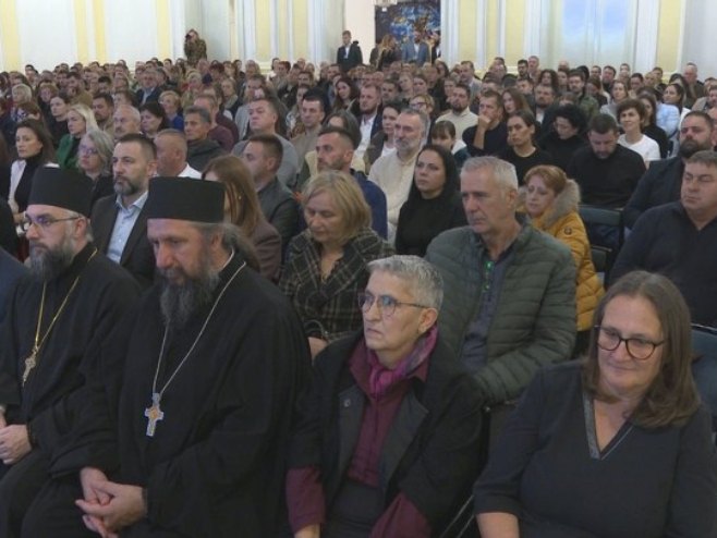 Представљен документарни филм "Сећање на нашу децу" ауторке Мире Лолић Мочевић (ФОТО)