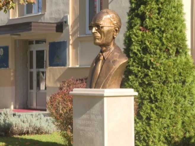 Откривена биста Драгомиру Малићу првом ректору Универзитета; Оставио неизбрисив траг у историји високог образовања