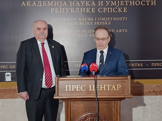 Мирјанић и Кнежевић о сарадњи и јачању повезаности АНУРС-а и САНУ