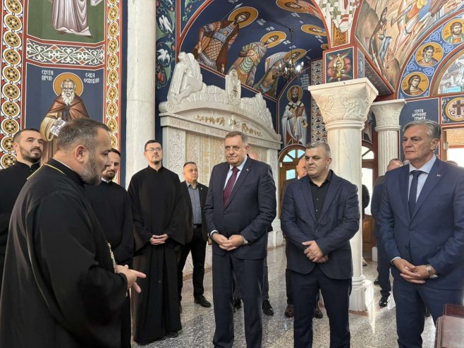 Додик и министар Каран у Теслићу