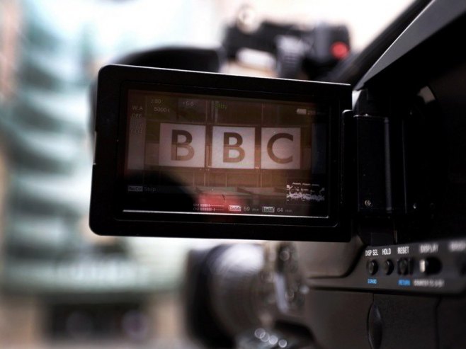 Директор Би-Би-Си-ја поднио оставку