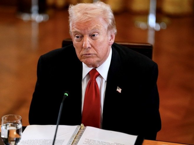 Доналд Трамп (Фото: EPA/Aaron Schwartz / POOL) - 