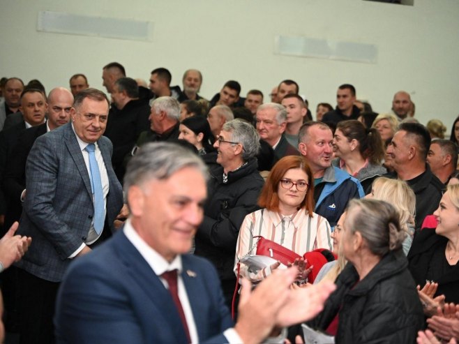 Разговор са грађанима Рогатице  (фото: banjaluka.net / aleksandarstupar) - 