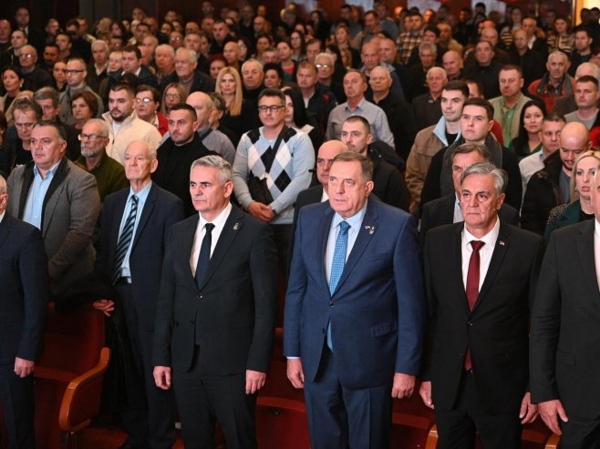 Додик: Гласајући за Карана српски народ ће имати прилику да побједи глобалисте (ФОТО)