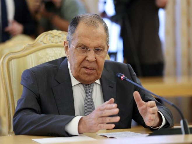 Лавров: Британија примјењује тактику "завади, па владај"