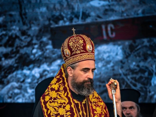 Митрополиту Методију пријети затвор ако не преда споменик Ђуришићу