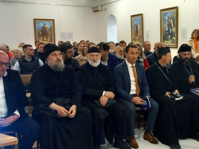 У Требињу промовисана књига "Херцег Нови - не дамо светиње"