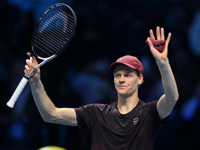 Синер славио у мечу против Зверева