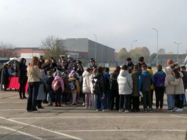 Врата најмлађим суграђанима отворила је и ПУ Градишка