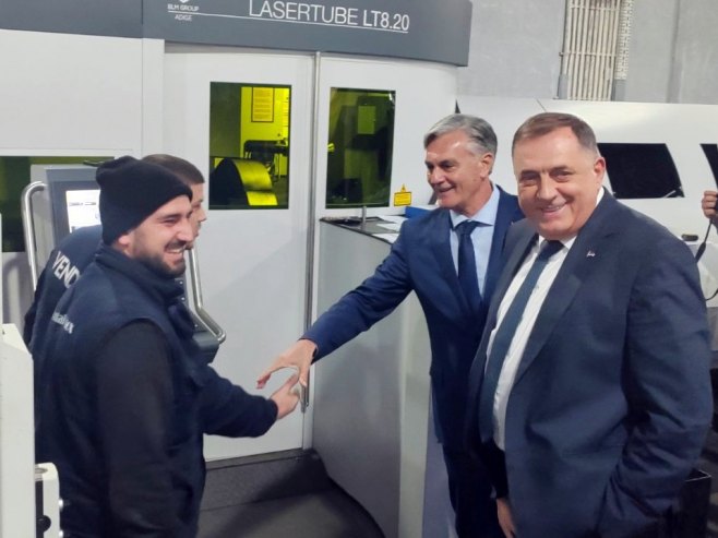 Додик и Каран у Рудом посјетили погон фабрике "Контејн ембокс" (ФОТО)