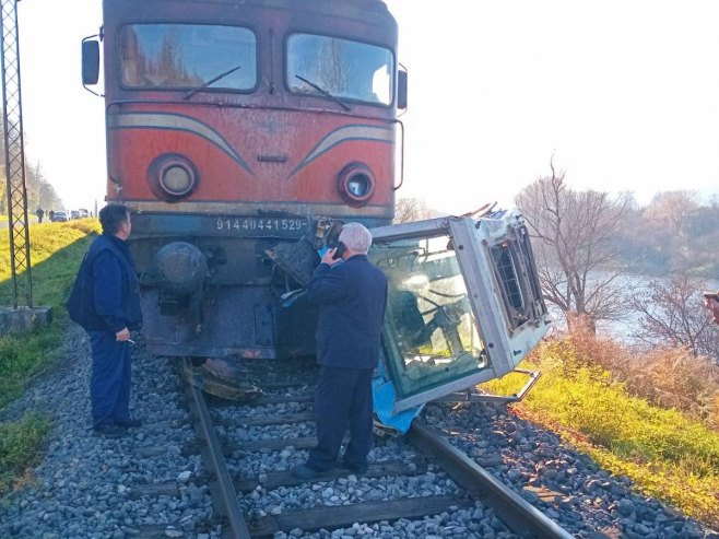 Возач трактора погинуо на пружном прелазу у мјесту Пољавнице Возач трактора погинуо на пружном прелазу у мјесту Пољавнице - Фото: РТРС
