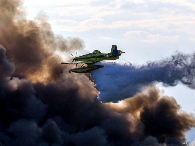 Срушио се турски авион у Хрватској, спасилачке екипе на терену