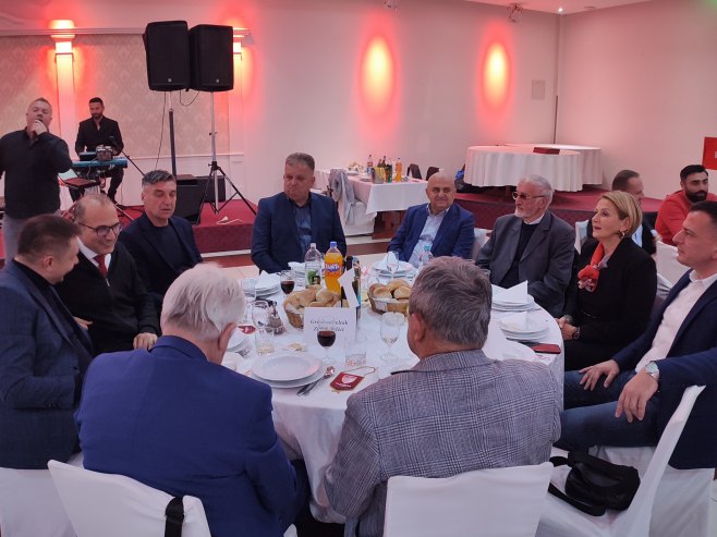 Градишка - ФК "Козара" - донатроско вече Градишка - ФК "Козара" - донатроско вече - Фото: СРНА