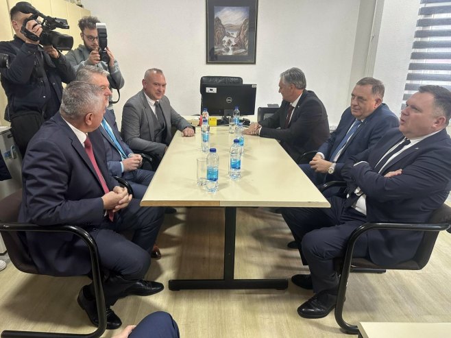 Додик, Каран и Будимир у Милићима посјетили зграду Полицијске станице у изградњи