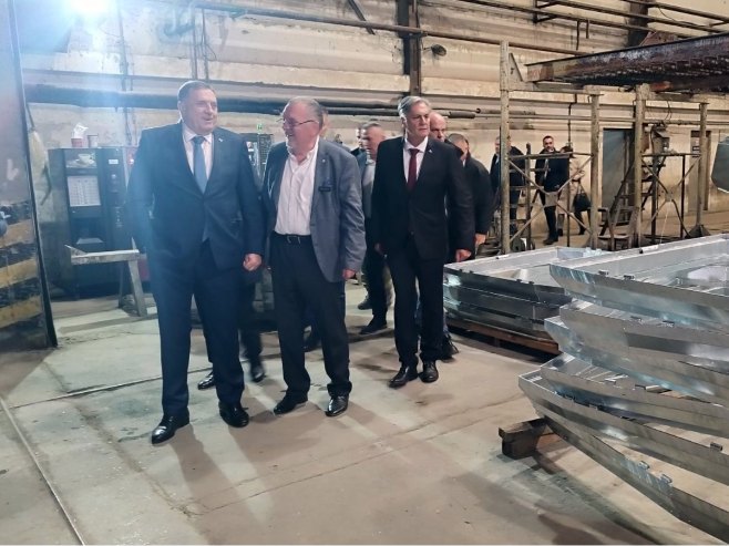 Додик и Каран посјетили фабрику за поцинчавање у Сребреници
