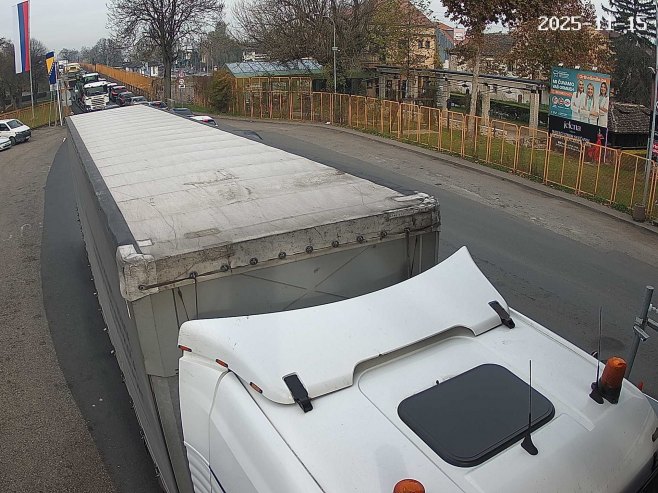 Појачан саобраћај на улазу у БиХ из правца Хрватске