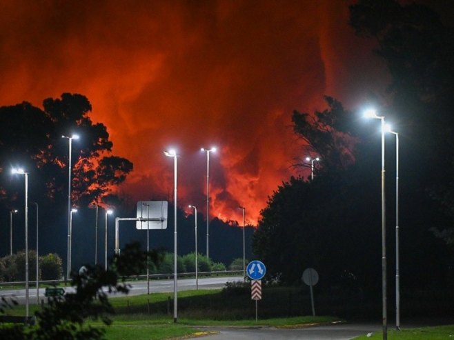 Више од 20 повријеђених од експлозија у индустријском парку код Буенос Ајреса (ФОТО/ВИДЕО)