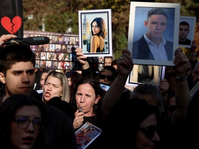 Скопље: Више хиљада људи затражило правду за жртве пожара у ноћном клубу Скопље: Више хиљада људи затражило правду за жртве пожара у ноћном клубу