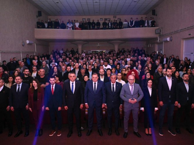 Додик у Шамцу: Очекујем побједу Карана