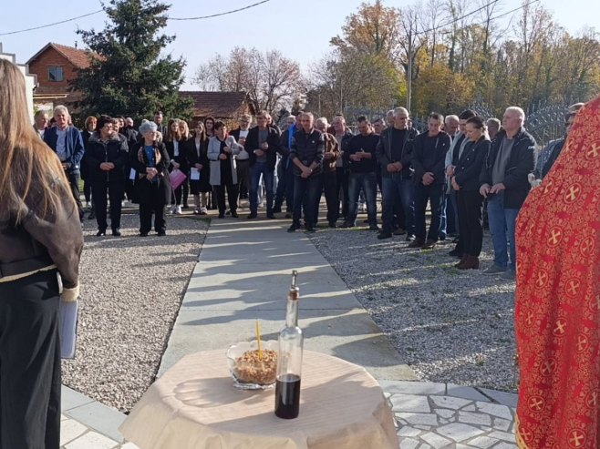 Парастос - Доњој Слатини код Шамца Парастос - Доњој Слатини код Шамца - Фото: СРНА