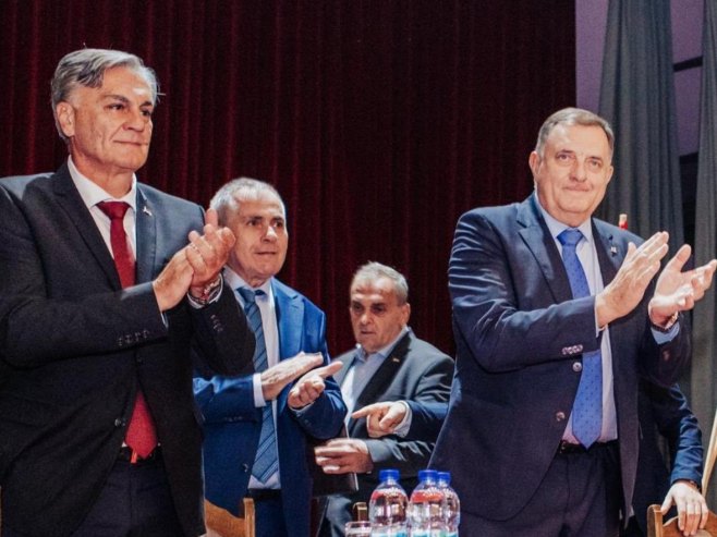 Порука СНСД из Билеће: Избор једноставан - гласати за Српску или за Шмита