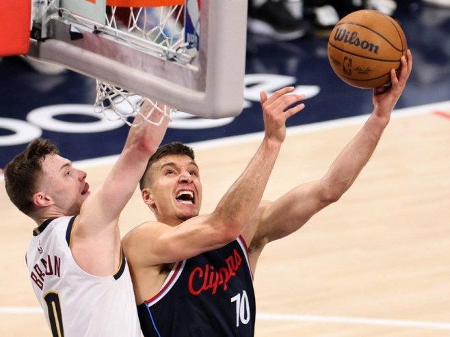 Богдановић двоцифрен, тијесан пораз Клиперса у Бостону (ВИДЕО)