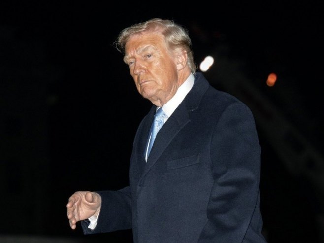 Трамп: Увести санкције свакој земљи која сарађује са Русијом