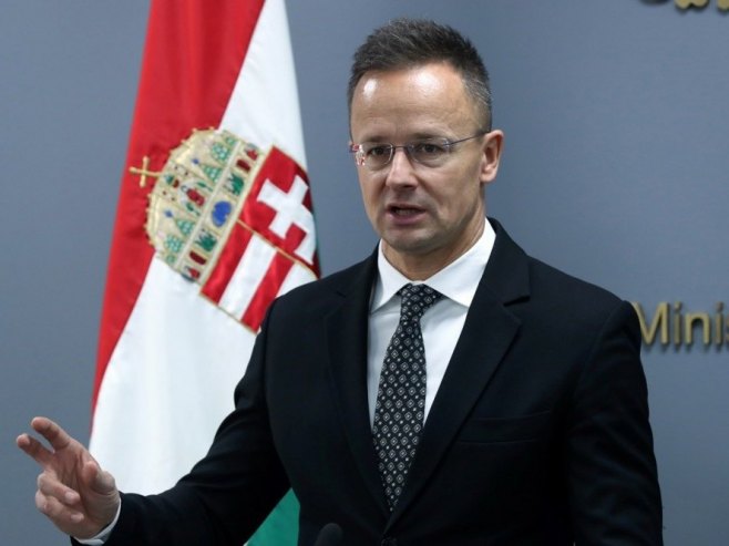 Сијарто запријетио Зеленском због изјава о испорукама руске нафте