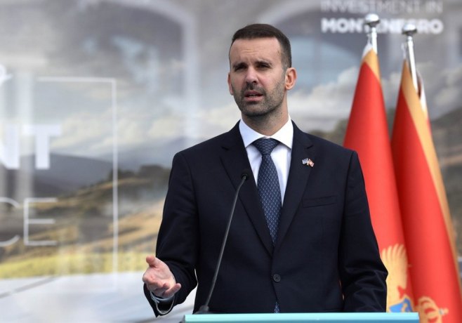 Спајић осудио скандирање хрватских навијача у Подгорици