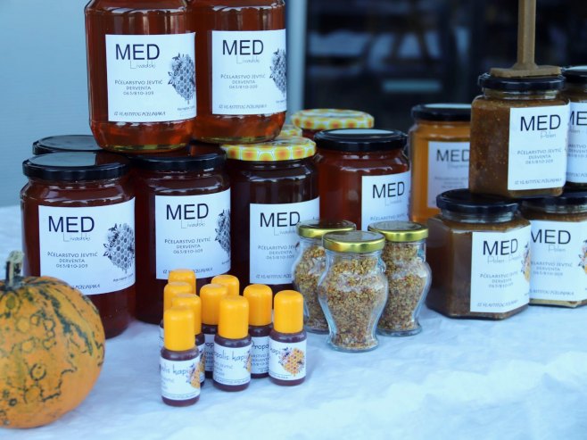 У Дервенти Сајам производа и услуга из руралног подручја (ФОТО)