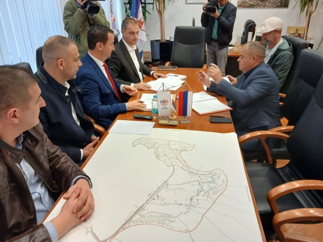 Требиње - потписивање уговора - Фото: РТРС