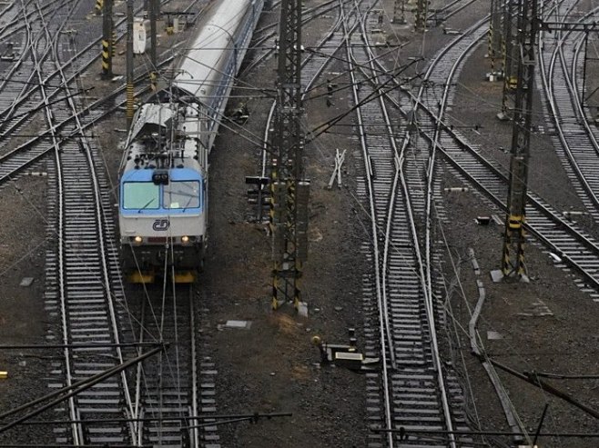 Тежак судар два воза, више од 40 људи повријеђено